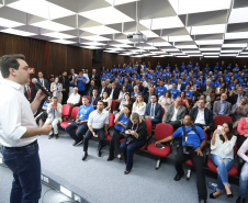 O governador Carlos Massa Ratinho Junior empossa a nova diretoria do Instituto de Tecnologia do Paraná (Tecpar). Tomam posse como diretor-presidente do Tecpar, Fabio Cammarota; diretora comercial, Danielle Portela; o diretor de Desenvolvimento Tecnológico e Inovação, Rafael Rodrigues; e diretor de Administração e Finanças, Arnaldo da Fonseca. Foto: Rodrigo Félix Leal/ANPr