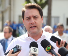 O governador Carlos Massa Ratinho Junior empossa a nova diretoria do Instituto de Tecnologia do Paraná (Tecpar). Tomam posse como diretor-presidente do Tecpar, Fabio Cammarota; diretora comercial, Danielle Portela; o diretor de Desenvolvimento Tecnológico e Inovação, Rafael Rodrigues; e diretor de Administração e Finanças, Arnaldo da Fonseca. Foto: José Fernando Ogura/ANPr