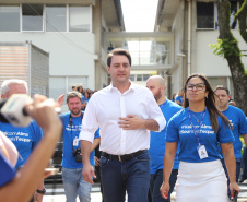 O governador Carlos Massa Ratinho Junior empossa a nova diretoria do Instituto de Tecnologia do Paraná (Tecpar). Tomam posse como diretor-presidente do Tecpar, Fabio Cammarota; diretora comercial, Danielle Portela; o diretor de Desenvolvimento Tecnológico e Inovação, Rafael Rodrigues; e diretor de Administração e Finanças, Arnaldo da Fonseca. Foto: José Fernando Ogura/ANPr