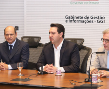 Balanço final  da Operação Verão 2018/2019 foi apresentado nesta quinta-feira (14), em reunião no Palácio Iguaçu, com o governador Carlos Massa Ratinho Junior, o secretário da Segurança Pública e Administração Penitenciária, Luiz Felipe Carbonell, o secretário da Comunicação Social e Cultura, Hudson José e representantes de todas as secretarias e órgãos envolvidos nas atividades.  -  Curitiba, 14/03/2019  -  Foto: Rodrigo Félix Leal/ANPr
