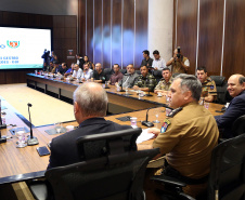 O balanço final da "Operação Verão" foi apresentado nesta quinta-feira (14), em reunião no Palácio Iguaçu, do governador Carlos Massa Ratinho Junior, o secretário da Segurança Pública e Administração Penitenciária, Luiz Felipe Carbonell, e representantes de todas as secretarias e órgãos envolvidos nas atividades..Foto de Gilson Abreu/ANPr - 14.03.2019