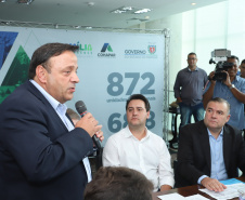 O governador Carlos Massa Ratinho Junior assinou nesta quinta-feira (14) contratos para a construção de 872 novas moradias populares em 15 municípios paranaenses. Os projetos foram desenvolvidos em diferentes programas coordenados pela Companhia de Habitação do Paraná (Cohapar) em parceria com as prefeituras e receberão investimentos de R$ 68,8 milhões. Foto: Rodrigo Felix Leal/ANPr