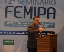  O secretário estadual da Saúde, Beto Preto, fez hoje a palestra de abertura oficial do 12o Seminário Femipa ? Federação das Santas Casas de Misericórdia e Hospitais Beneficentes do Paraná ? e falou sobre os programas do Governo para as instituições filantrópicas.Curitiba, 14/03/2019  -  Foto: Diogo Pracz/SESA