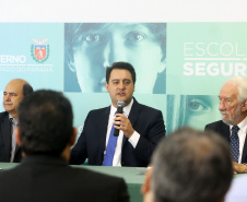 O governador Carlos Massa Ratinho Junior lançou nesta sexta-feira (15) o programa Escola Segura, que prevê uma série de medidas preventivas e protetivas de segurança que serão executadas na rede estadual de ensino. Curitiba,15/03/2019 Foto: Jaelson Lucas / ANPr