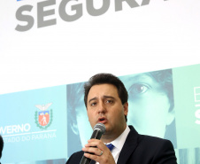 O governador Carlos Massa Ratinho Junior lançou nesta sexta-feira (15) o programa Escola Segura, que prevê uma série de medidas preventivas e protetivas de segurança que serão executadas na rede estadual de ensino. Curitiba,15/03/2019 Foto: Jaelson Lucas / ANPr