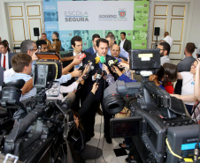 O governador Carlos Massa Ratinho Junior lançou nesta sexta-feira (15) o programa Escola Segura, que prevê uma série de medidas preventivas e protetivas de segurança que serão executadas na rede estadual de ensino. Curitiba,15/03/2019 Foto: Jaelson Lucas / ANPr