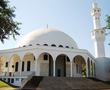Mesquita Omar Ibn Al-Khatab, em Foz do Iguaçu. Foto: Érica Marrone Furini/Prefeitura de Foz do Iguaçu - http://www.pmfi.pr.gov.br/turismo/?idMenu=1233