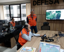 A manhã deste sábado (16) foi diferente para a comunidade do Rio Sagrado, em Morretes, no litoral do Estado. Ao mesmo tempo em que o simulado foi feito no Litoral, equipes da Defesa Civil Estadual monitoram as atividades a partir do Centro Estadual de Gerenciamento de Riscos e Desastres (Cegerd), localizado em Curitiba.   -  Curitiba, 16/03/2019  -  Foto: Defesa Civil