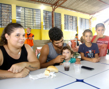 A Coordenadoria Estadual de Proteção e Defesa Civil realiza simulado de abandono com comunidade em área de risco de Morretes, no Litoral do Paraná. Na imagem, Franciele Morges de Andrade e família. Morretes,16/03/2019 Foto:Jaelson Lucas ANPr