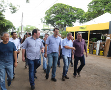 O governador Carlos Massa Ratinho Junior confirmou neste sábado (16) investimentos de R$ 2,82 milhões em obras e compra de máquinas e veículos para oito municípios da região Noroeste do Estado. Foram assinadas, na ExpoParanavaí, um dos principais eventos do agronegócio do Paraná, autorizações e homologações.   -  Paranavaí, 16/03/2019  -  Foto: José Fernando Ogura/ANPr