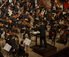 A Orquestra Sinfônica do Paraná apresenta neste domingo (24), às 10h30, a Abertura Francesa, concerto de abertura da Temporada 2019. Serão apresentadas quatro obras de três grandes compositores da França: Dukas, Debussy e Ravel.Foto:Maringas Maciel/Divulgação- CCTG