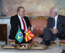 Vice-governador Darci Piana recebe o embaixador da República da Macedônia do Norte, Ivica Bocevski  -  Curitiba, 18/03/2019  - Foto: José Fernando Ogurta/ANPr