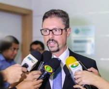 O governador Carlos Massa Ratinho Junior  lança o aplicativo Paraná Serviços no Auditório Mário Lobo em Curitiba nesta segunda-feira (18). Trata-se de uma solução inovadora do Governo do Paraná que facilitará a intermediação entre o contratante e o prestador autônomo de serviços.   Curitiba, 15/03/2019 -  Foto: Geraldo Bubniak/ANPr