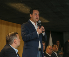 O governador Carlos Massa Ratinho Junior  lança o aplicativo Paraná Serviços no Auditório Mário Lobo em Curitiba nesta segunda-feira (18). Trata-se de uma solução inovadora do Governo do Paraná que facilitará a intermediação entre o contratante e o prestador autônomo de serviços.   Curitiba, 15/03/2019 -  Foto: Geraldo Bubniak/ANPr
