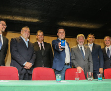 O governador Carlos Massa Ratinho Junior  lança o aplicativo Paraná Serviços no Auditório Mário Lobo em Curitiba nesta segunda-feira (18). Trata-se de uma solução inovadora do Governo do Paraná que facilitará a intermediação entre o contratante e o prestador autônomo de serviços.   Curitiba, 15/03/2019 -  Foto: Geraldo Bubniak/ANPr
