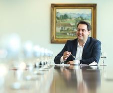 Governador Carlos Massa Ratinho Junior durante reunião com o secretário Nacional de Segurança Pública, general Guilherme Theóphilo e o secretário estadual da Segurança Pública e Administração Penitenciária, general Luiz Felipe Carbonell  -  Curitiba, 19/03/2019  -  Foto: Rodrigo Félix Leal/ANPr