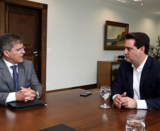 Governador Carlos Massa Ratinho Junior durante reunião com o secretário Nacional de Segurança Pública, general Guilherme Theóphilo e o secretário estadual da Segurança Pública e Administração Penitenciária, general Luiz Felipe Carbonell - Curitiba, 19/03/2019 - Foto Gilson Abreu/ANPr