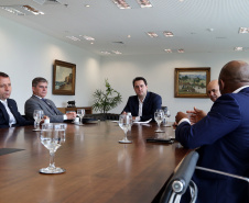 Governador Carlos Massa Ratinho Junior durante reunião com o secretário Nacional de Segurança Pública, general Guilherme Theóphilo e o secretário estadual da Segurança Pública e Administração Penitenciária, general Luiz Felipe Carbonell - Curitiba, 19/03/2019 - Foto Gilson Abreu/ANPr