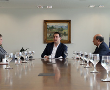 Governador Carlos Massa Ratinho Junior durante reunião com o secretário Nacional de Segurança Pública, general Guilherme Theóphilo e o secretário estadual da Segurança Pública e Administração Penitenciária, general Luiz Felipe Carbonell - Curitiba, 19/03/2019 - Foto Gilson Abreu/ANPr