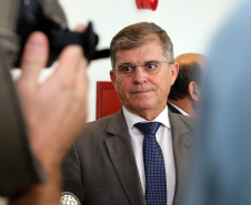 Governador Carlos Massa Ratinho Junior durante reunião com o secretário Nacional de Segurança Pública, general Guilherme Theóphilo e o secretário estadual da Segurança Pública e Administração Penitenciária, general Luiz Felipe Carbonell - Curitiba, 19/03/2019 - Foto Gilson Abreu/ANPr