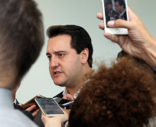 Governador Carlos Massa Ratinho Junior durante reunião com o secretário Nacional de Segurança Pública, general Guilherme Theóphilo e o secretário estadual da Segurança Pública e Administração Penitenciária, general Luiz Felipe Carbonell - Curitiba, 19/03/2019 - Foto Gilson Abreu/ANPr
