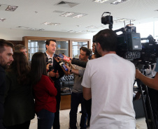 Governador Carlos Massa Ratinho Junior durante reunião com o secretário Nacional de Segurança Pública, general Guilherme Theóphilo e o secretário estadual da Segurança Pública e Administração Penitenciária, general Luiz Felipe Carbonell - Curitiba, 19/03/2019 - Foto Gilson Abreu/ANPr
