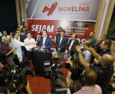 O governador Carlos Massa Ratinho Junior esteve nesta quarta-feira (20) na 12ª edição da Movelpar– Feira de Móveis do Paraná, em Arapongas, Norte do Estado, e destacou a importância da indústria moveleira para a economia paranaense.  -  Arapongas, 20/03/2019  -  Foto: Arnaldo Alves/ANPr