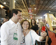 O governador Carlos Massa Ratinho Junior esteve nesta quarta-feira (20) na 12ª edição da Movelpar? Feira de Móveis do Paraná, em Arapongas, Norte do Estado, e destacou a importância da indústria moveleira para a economia paranaense.  -  Arapongas, 20/03/2019  -  Foto: Arnaldo Alves/ANPr
