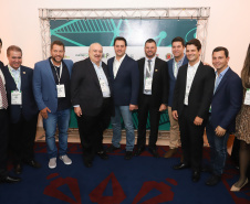 O governador Carlos Massa Ratinho Junior assinou nesta quinta-feira (21), durante o evento internacional Smart City Expo Curitiba, um projeto de lei propondo zerar a alíquota de IPVA de veículos elétricos, que hoje é de 3,5%. Ele também vai apresentar uma proposta de convênio ao Conselho Nacional de Política Fazendária (Confaz) para que o Estado também possa isentar o ICMS para a aquisição desses veículos.  -  Curitiba, 21/03/2019  -  Foto: Rodrigo Félix Leal/ANPr