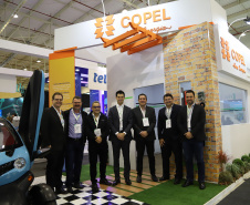 Equipe da Copel Distribuição com o presidente Daniel Slaviero e o diretor de Distribuição, Maximiliano Orfali  -  Curitiba, 21/03/2019  -  Foto: Daniela Catisti