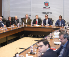O governador Carlos Massa Ratinho Junior apresentou nesta quinta-feira (21) a procuradores e promotores do Ministério Público do Paraná (MPPR) o planejamento do Estado para a próxima década, com projetos estruturantes, investimentos sociais e parcerias público-privadas, além de uma visão inovadora sobre o agronegócio.

. Foto: Rodrigo Felix Leal/ANPr