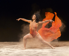 O Balé Teatro Guaíra completa 50 anos em 2019 com uma programação especial e apresenta uma mostra de repertório com grandes sucessos da companhia, incluindo O Grande Circo Místico e O Segundo Sopro (foto).  -  Curitiba, 25/03/2019  -  Foto: Maringas Maciel/Teatro Guaíra