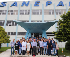 A Companhia de Saneamento do Paraná (Sanepar) está comemorando os 50 anos da Estação de Tratamento de Água (ETA) Iguaçu, a mais antiga em funcionamento em Curitiba e uma das mais importantes estações da Sanepar. Com área construída de 1.480 metros quadrados, a ETA fica no bairro Uberaba, na Marginal da BR 277, já na saída para o Litoral do Estado. Na foto, Saneparianos comemoram os 50 anos da ETA Iguaçu em evento sobre melhorias   -  Curitiba, 26 03 2019  -  Foto: Arquivo Sanepar