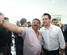 O governador Carlos Massa Ratinho Junior assinou nesta quarta-feira (27) uma série de convênios que beneficiarão crianças, famílias e pessoas com deficiências física e mental