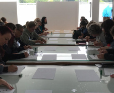 O Museu Oscar Niemeyer recebeu nesta quarta-feira (27) cerca de 170 professores de artes dos ensinos público e privado, além de alunos de licenciatura em artes, para a primeira edição do ano do programa mensal MON para Educadores.  -  Curitiba, 27/03/2019  -  Foto: Divulgação MON