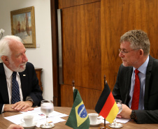 Consul Geral da Alemanha em São Paulo Axel Zeidler, e Cônsul Honorário da Alemanha em Curitiba Andreas F.H. Hoffrichter ,com o Vice-governador Darci Piana.Foto Gilson Abreu