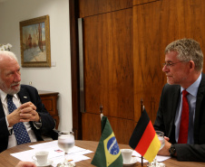 Consul Geral da Alemanha em São Paulo Axel Zeidler, e Cônsul Honorário da Alemanha em Curitiba Andreas F.H. Hoffrichter ,com o Vice-governador Darci Piana.Foto Gilson Abreu