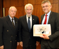 Consul Geral da Alemanha em São Paulo Axel Zeidler, e Cônsul Honorário da Alemanha em Curitiba Andreas F.H. Hoffrichter ,com o Vice-governador Darci Piana.Foto Gilson Abreu