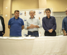 Os Portos do Paraná farão convênio com o Município de Paranaguá para recuperar as vias do entorno do Santuário Estadual de Nossa Senhora do Rocio. A obra visa melhorar o acesso da comunidade local, dos visitantes e peregrinos. O anúncio foi feito nesta terça-feira (27), no salão paroquial do Santuário.   -  Paranaguá, 27/03/2019  -  Foto: Claudio Neves/APPA