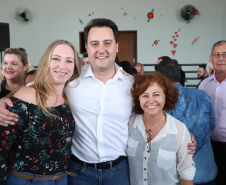 O município de Carambeí, nos Campos Gerais, recebeu nesta sexta-feira (29) a autorização do governador Carlos Massa Ratinho Junior para o início de duas obras bastante aguardadas pela população: a construção da sede própria da Prefeitura e a pavimentação da estrada que liga a PR-151 à localidade de Catanduvas. - Carambeí 29/03/2019 - Foto: Rodrigo Félix Leal/ANPr