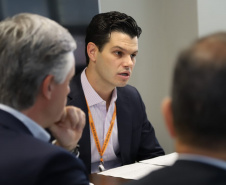 Presidente da Copel, Daniel Pimentel Slaviero, reunido com a diretoria para apresentação dos resultados financeiros de 2018. Foto: Copel
