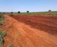 O Governo do Paraná iniciou uma nova etapa do Programa Estradas da Integração que vai beneficiar 684 propriedades rurais e aproximadamente 3,5 mil pessoas, segundo estimativa dos técnicos responsáveis pelo programa.  -  Curitiba, 29/03/2019  -  Foto: Divulgação SEAB