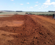 O Governo do Paraná iniciou uma nova etapa do Programa Estradas da Integração que vai beneficiar 684 propriedades rurais e aproximadamente 3,5 mil pessoas, segundo estimativa dos técnicos responsáveis pelo programa.  -  Curitiba, 29/03/2019  -  Foto: Divulgação SEAB