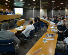 Moradores do bairro Guarituba, em Piraquara, terão a oportunidade de realizar diversos cursos e oficinas socioeducativas ministrados pelo SENAC de maneira gratuita ao longo dos próximos meses. O objetivo é oferecer novas alternativas à população para a geração de renda, com prioridade para o atendimento de famílias previamente beneficiadas com a construção ou regularização de moradias pela Cohapar na região.  -  Curitiba, 29/03/2019  -  Foto: Guilherme Santos/Cohapar