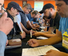 A Coordenação da Região Metropolitana de Curitiba (Comec) participou na manhã deste sábado(30), em Campo Magro, do 1º Fórum Municipal de Regularização Fundiária organizado pelo município. As famílias foram convocadas pela prefeitura já munidos dos documentos pessoais e eventualmente do imóvel que ocupam.  -  Campo Magro, 30/03/2019  -  Foto: Divulgação Comec