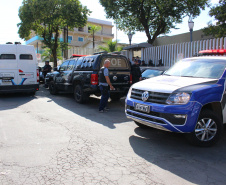 Cinquenta e cinco detentos que estavam na carceragem da cadeia pública de Rio Branco do Sul foram transferidos nesta segunda-feira (01) para a Casa de Custódia de Piraquara