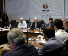 O Governo do Paraná, por meio da Secretaria da Justiça, Família e Trabalho, reforçou as ações de garantia de direitos, assistência social e apoio à geração empregos. Só nos três primeiros meses de gestão foram mais de 100 ações nesta área. O desempenho nesta área foi tema da reunião do vice-governador Darci Piana com o secretariado, realizada nesta terça-feira (2), no Palácio Iguaçu, em Curitiba. Curitiba, 02/04/2019  -  Foto: Jaelson Lucas/ANPr