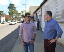 Paranacidade apresenta uso alternativo de pavimentação. O Superintendente executivo do Paranacidade, Álvaro Cabrini, durante vistoria a obras de revitalização de calçadas em Piraquara, na Região Metropolitana de Curitiba. Piraquara, 02/04/2019  -  Foto: Divulgação Sedu/Paranacidade