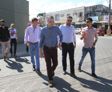 Paranacidade apresenta uso alternativo de pavimentação. O Superintendente executivo do Paranacidade, Álvaro Cabrini, durante vistoria a obras de revitalização de calçadas em Piraquara, na Região Metropolitana de Curitiba. Piraquara, 02/04/2019  -  Foto: Divulgação Sedu/Paranacidade
