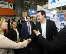 O governador Carlos Massa Ratinho Junior esteve nesta terça-feira (2) na 12ª edição da feira internacional de segurança LAAD Defence & Security, no Rio de Janeiro. A viagem teve como objetivo conhecer tecnologias que possam ser aplicadas no Paraná para reforçar e aprimorar o sistema segurança pública. Foto: Rodrigo Felix Leal/ANPr